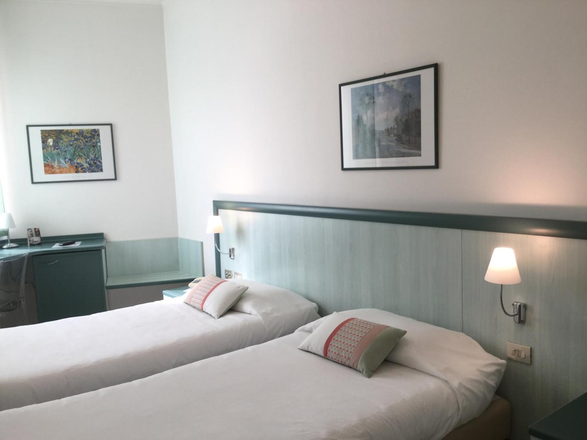 Hotel Europa Алесандрия Екстериор снимка
